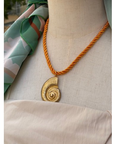 COLLIER SARAH