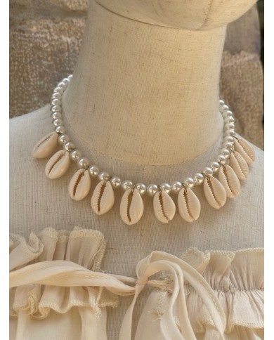 COLLIER BILLIE