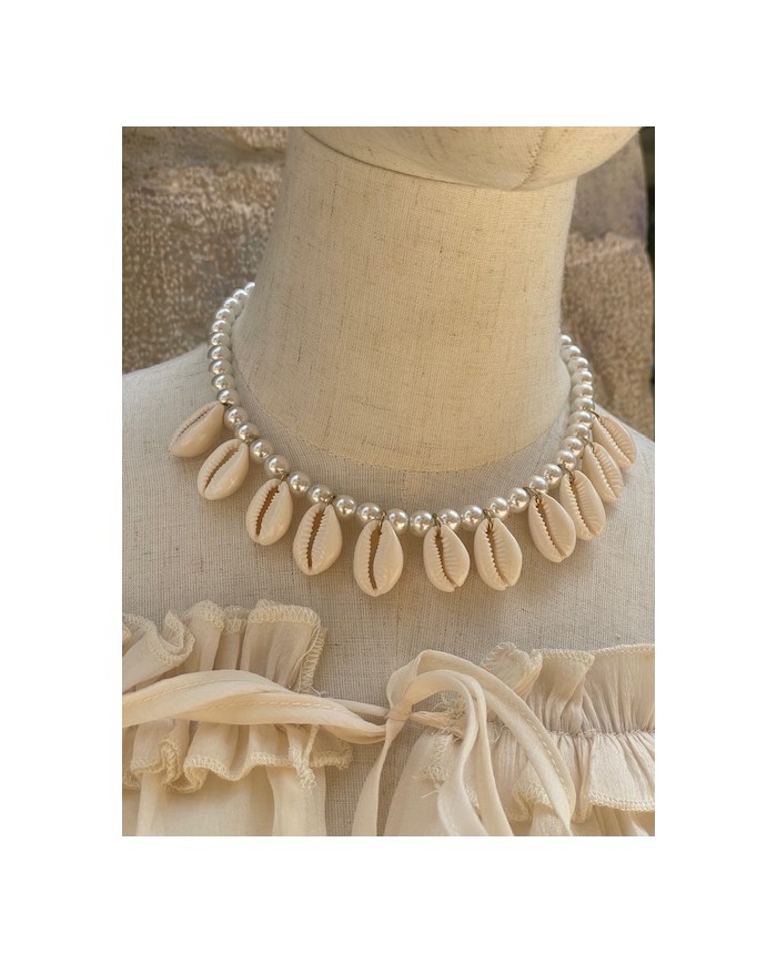 COLLIER BILLIE